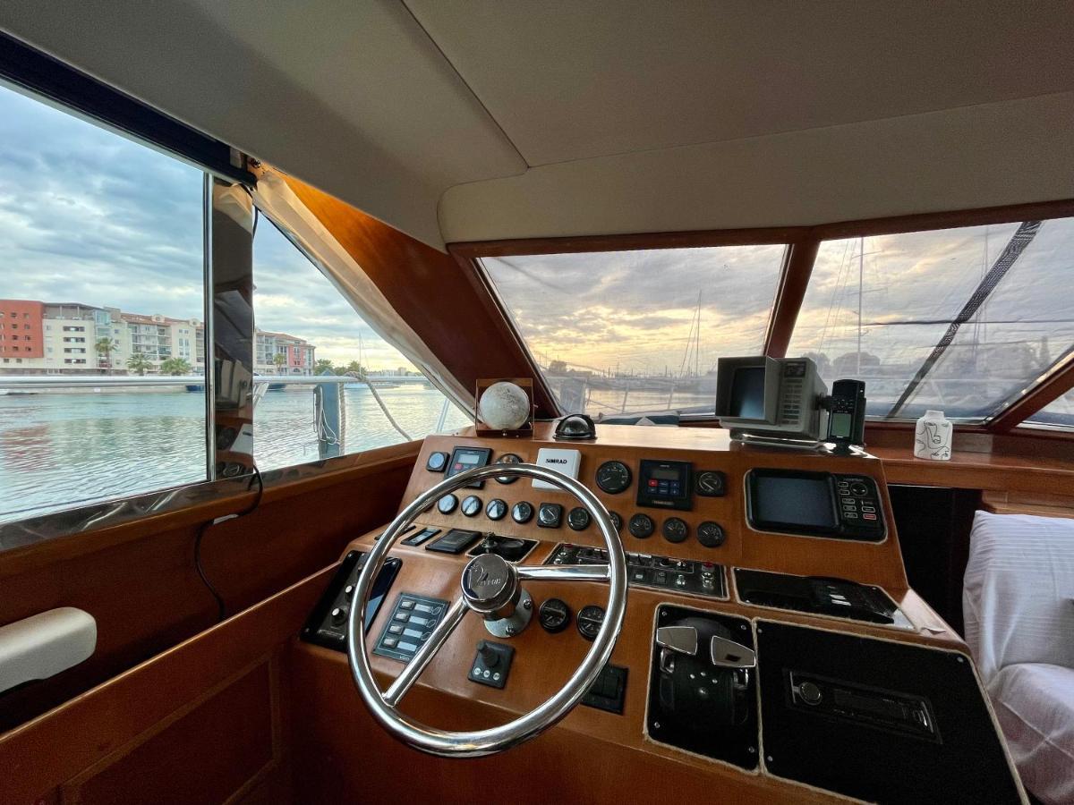 Navi Yacht A Sete, 2 A 8 Couchages, Privatif Hotel Eksteriør billede